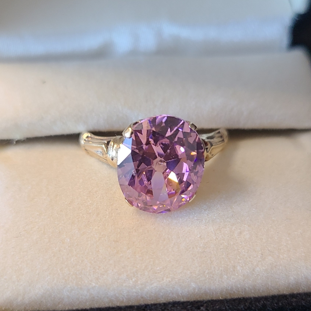 Pink Tourmaline Ring 10kt Yellow Gold